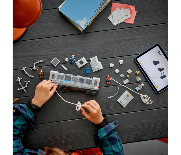LEGO Super Heroes 76321 Spider-Man kontra Doc Ock — scena w metrze - 1331727 - zdjęcie 2